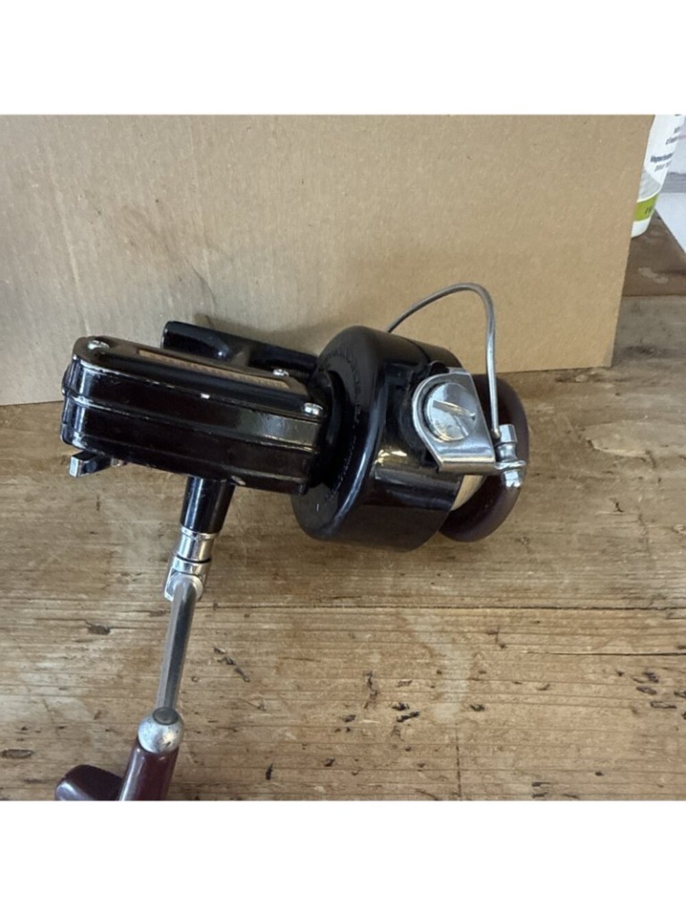 Vintage Daiwa 7300 Fishing Reel Spring loaded drag - Picture 7 of 10